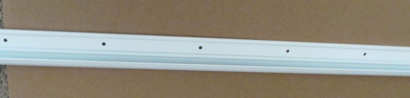 92" White Aluminum Vinyl Insert Gutter Drip Rail Trim 1 1/2" x 7/8" Leg RV-775 - Image 3